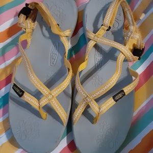 Keen LaPaz thong sandals